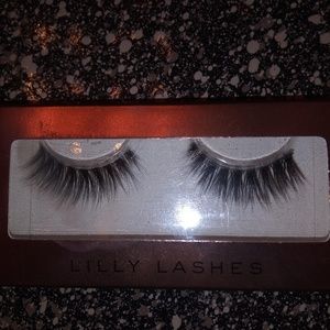 Lilly lashes
